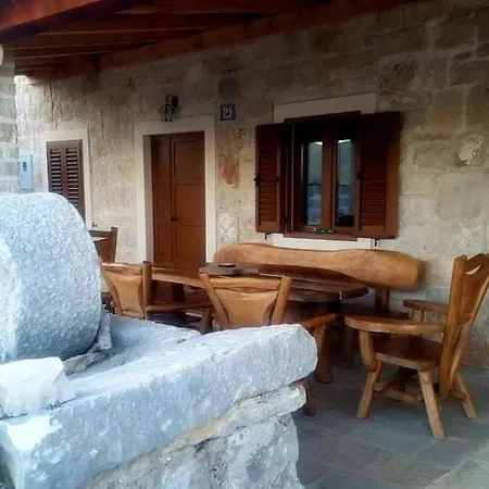 Marble Pool 3 Bedroom In 2 Adjoining Stone Buildings On A 2 Acre Private Land Viganj