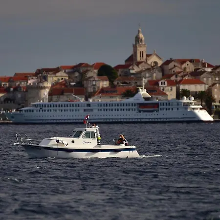 Marble Pool 3 Bedroom In 2 Adjoining Stone Buildings On A 2 Acre Private Land *