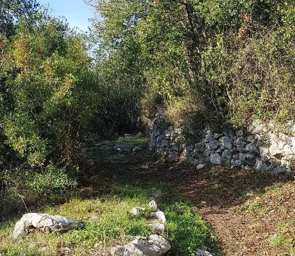 Willa Marble Pool 3 Bedroom In 2 Adjoining Stone Buildings On A 2 Acre Private Land