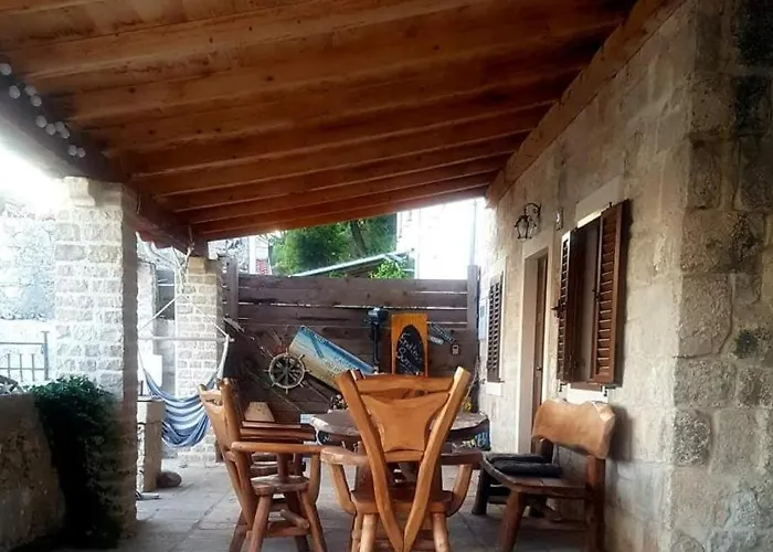 Marble Pool 3 Bedroom In 2 Adjoining Stone Buildings On A 2 Acre Private Land Willa