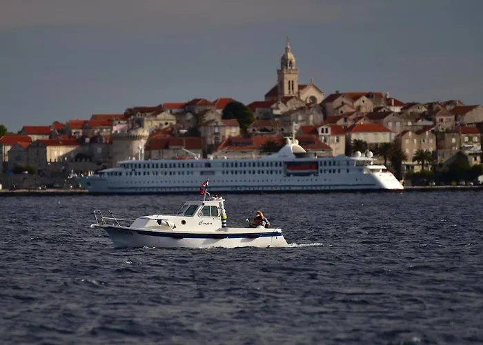 Marble Pool 3 Bedroom In 2 Adjoining Stone Buildings On A 2 Acre Private Land *