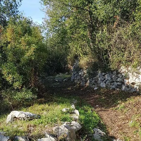 Вилла Marble Pool 3 Bedroom In 2 Adjoining Stone Buildings On A 2 Acre Private Land