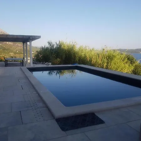 Villa Marble Pool 3 Bedroom In 2 Adjoining Stone Buildings On A 2 Acre Private Land *