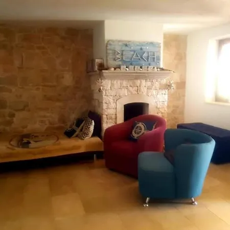 Marble Pool 3 Bedroom In 2 Adjoining Stone Buildings On A 2 Acre Private Land * Вигань