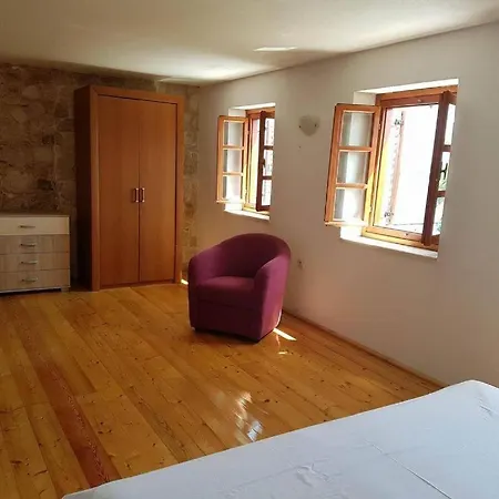 Marble Pool 3 Bedroom In 2 Adjoining Stone Buildings On A 2 Acre Private Land