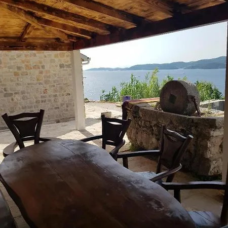 Marble Pool 3 Bedroom In 2 Adjoining Stone Buildings On A 2 Acre Private Land Villa Viganj