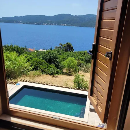 Marble Pool 3 Bedroom In 2 Adjoining Stone Buildings On A 2 Acre Private Land Villa *
