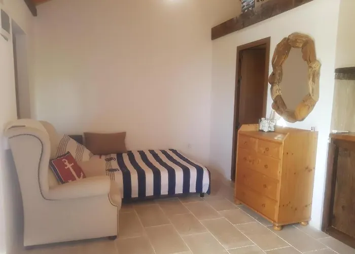 빌라 Marble Pool 3 Bedroom In 2 Adjoining Stone Buildings On A 2 Acre Private Land