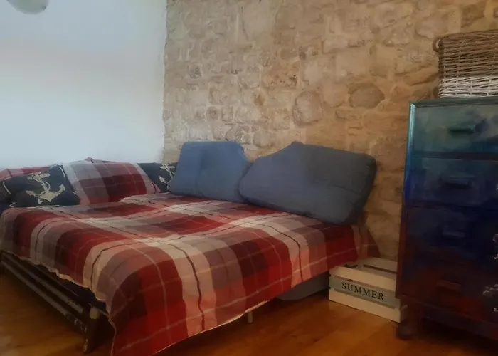 Marble Pool 3 Bedroom In 2 Adjoining Stone Buildings On A 2 Acre Private Land